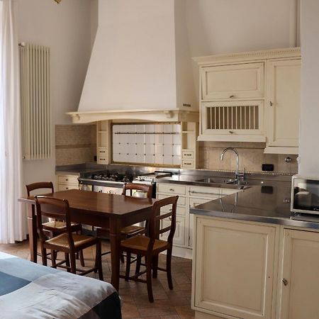 La Corte Di Brusuglio Apartments คอร์มาโน ภายนอก รูปภาพ