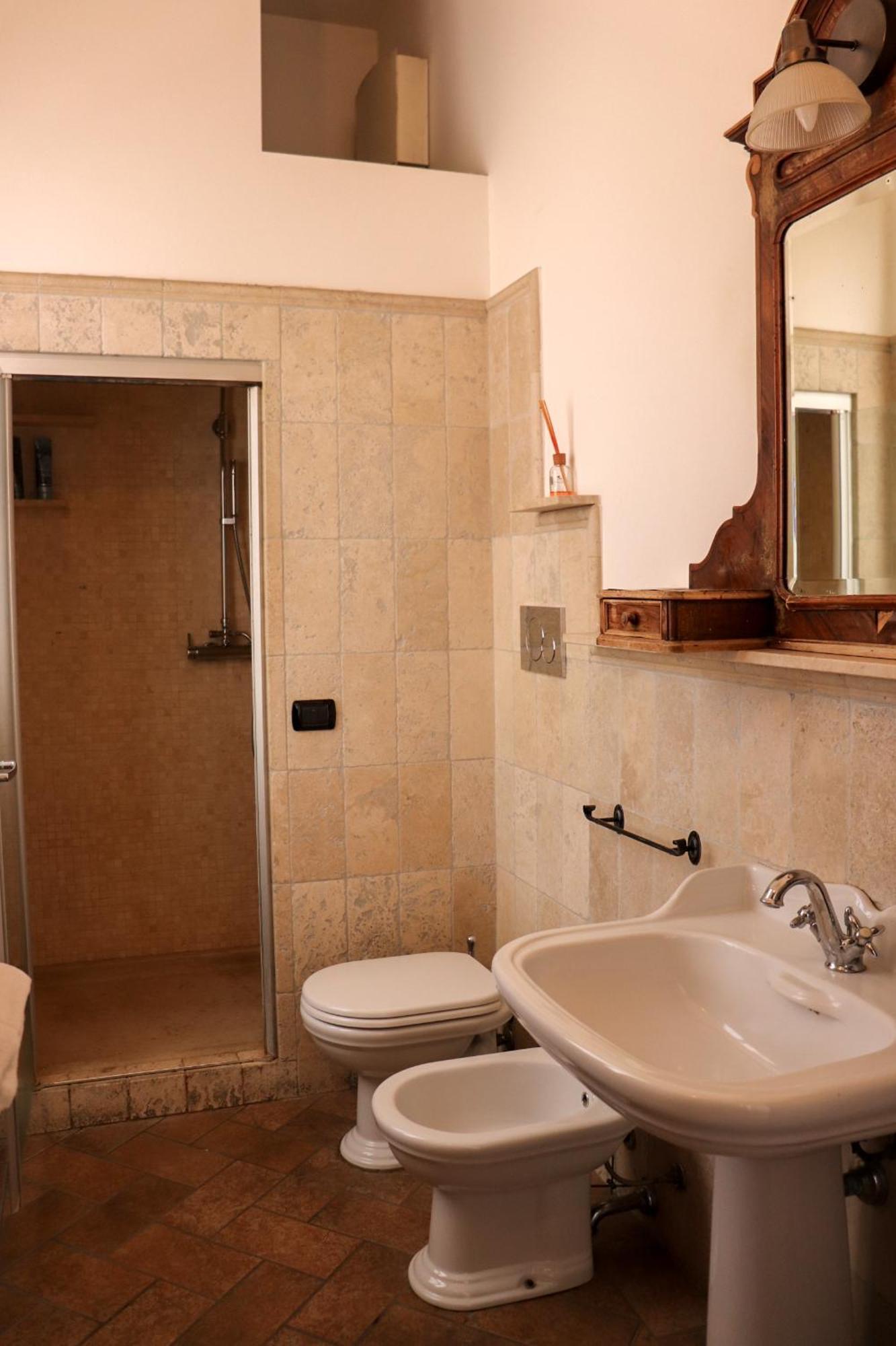 La Corte Di Brusuglio Apartments คอร์มาโน ภายนอก รูปภาพ